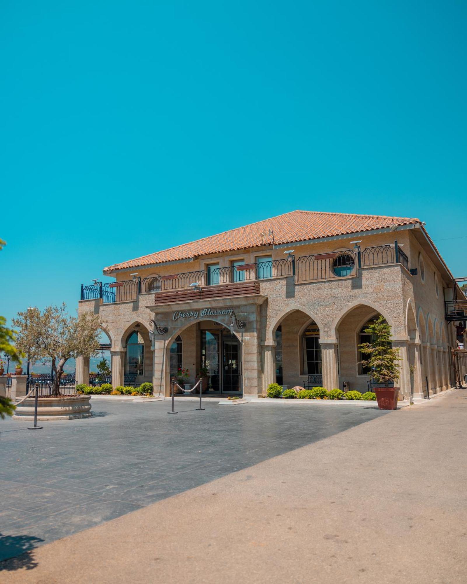 Cherry Blossom Boutique Hotel Bhamdoun Exterior photo