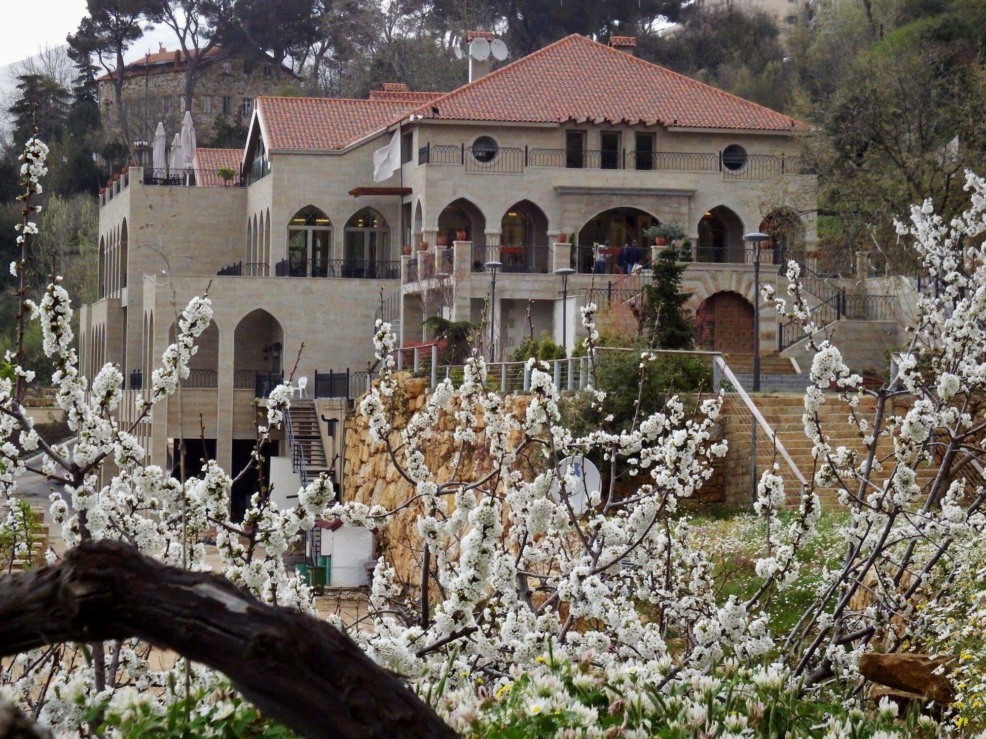 Cherry Blossom Boutique Hotel Bhamdoun Exterior photo