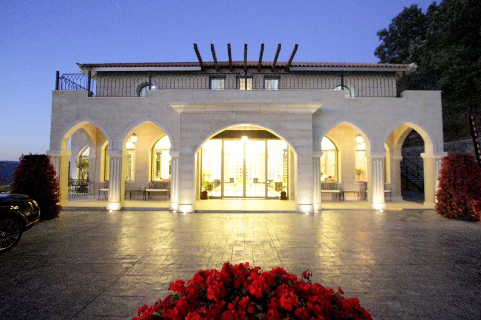 Cherry Blossom Boutique Hotel Bhamdoun Exterior photo